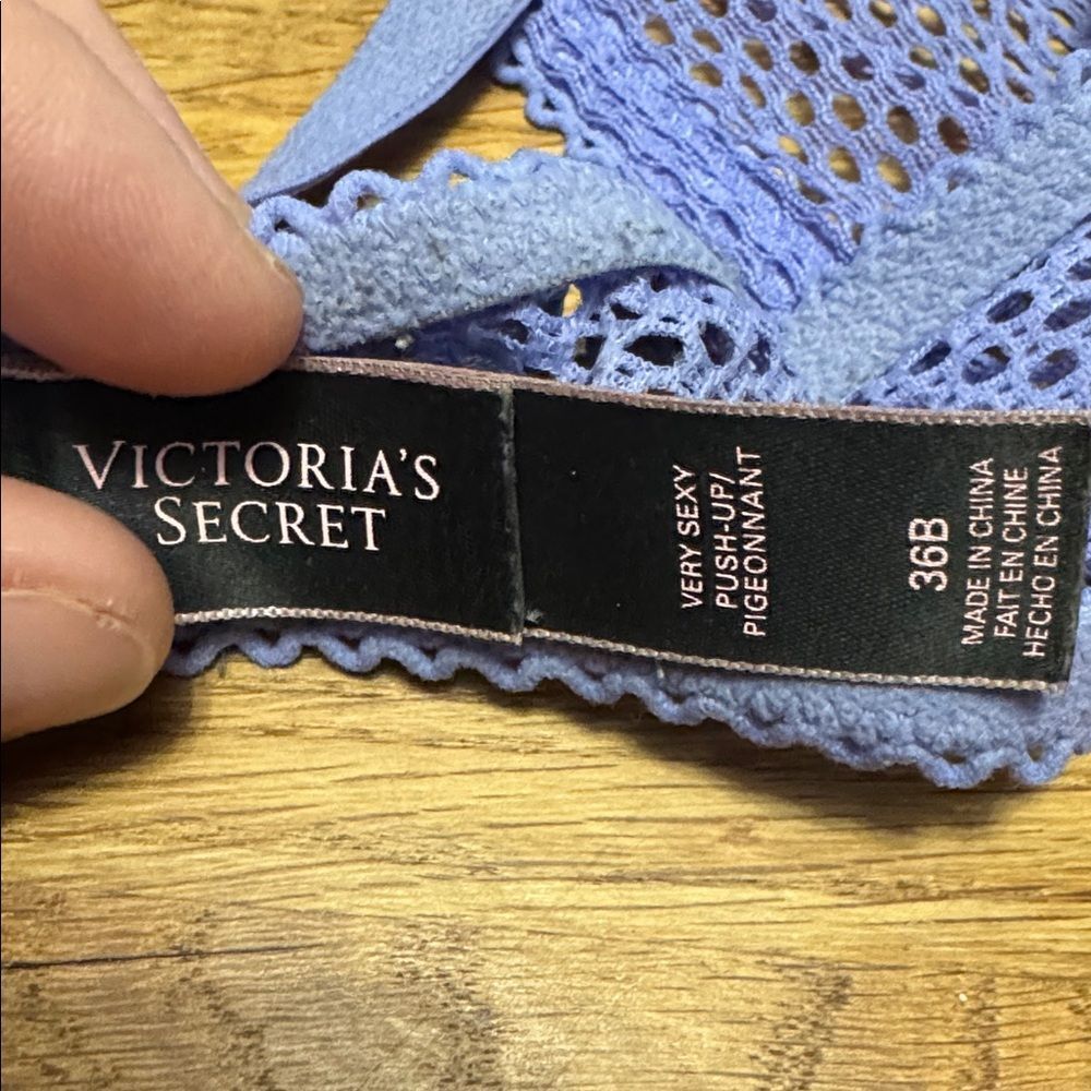 Bundle of 2 Victoria’s Secret Push-up Bras - Picture 5 of 9